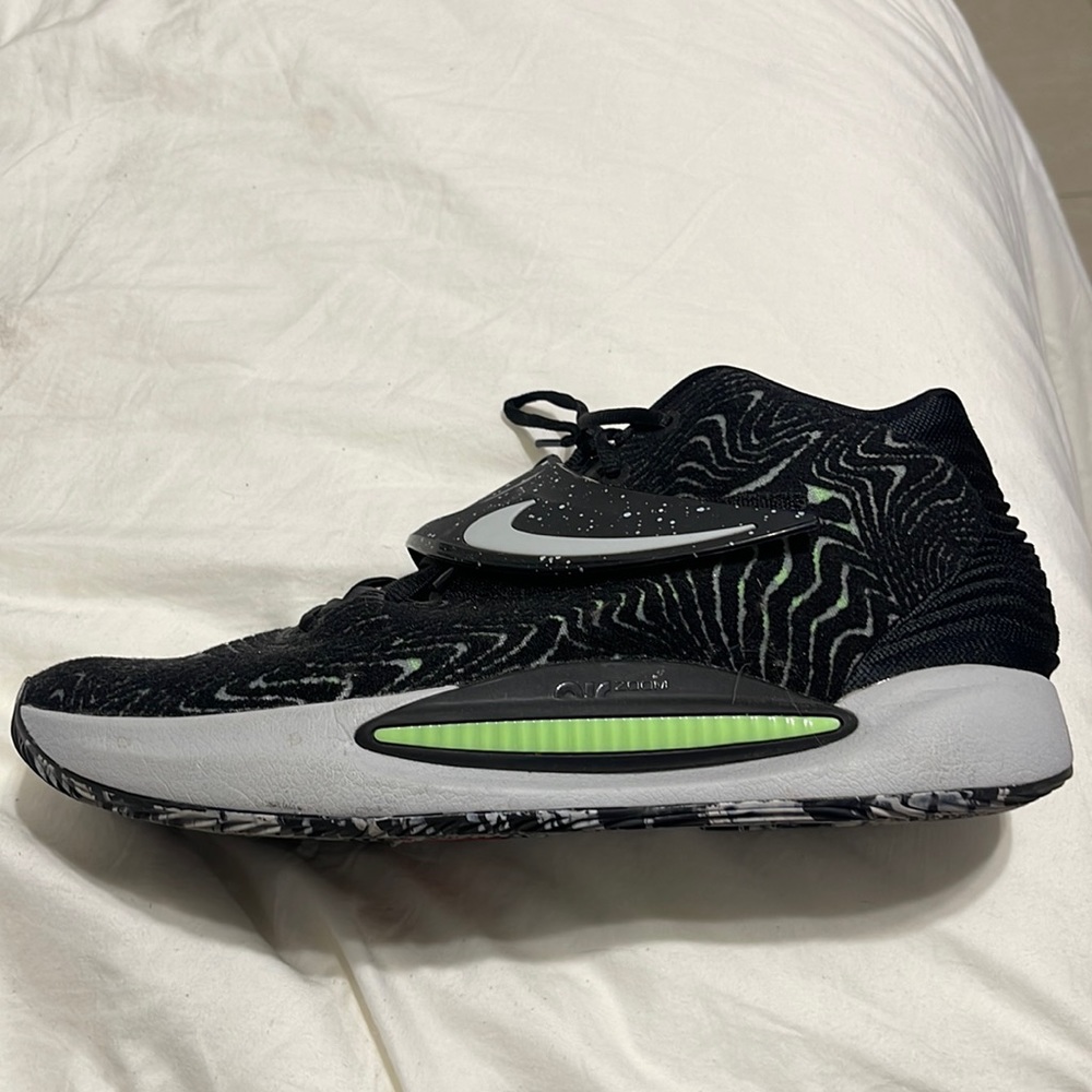 NIKE KD 14